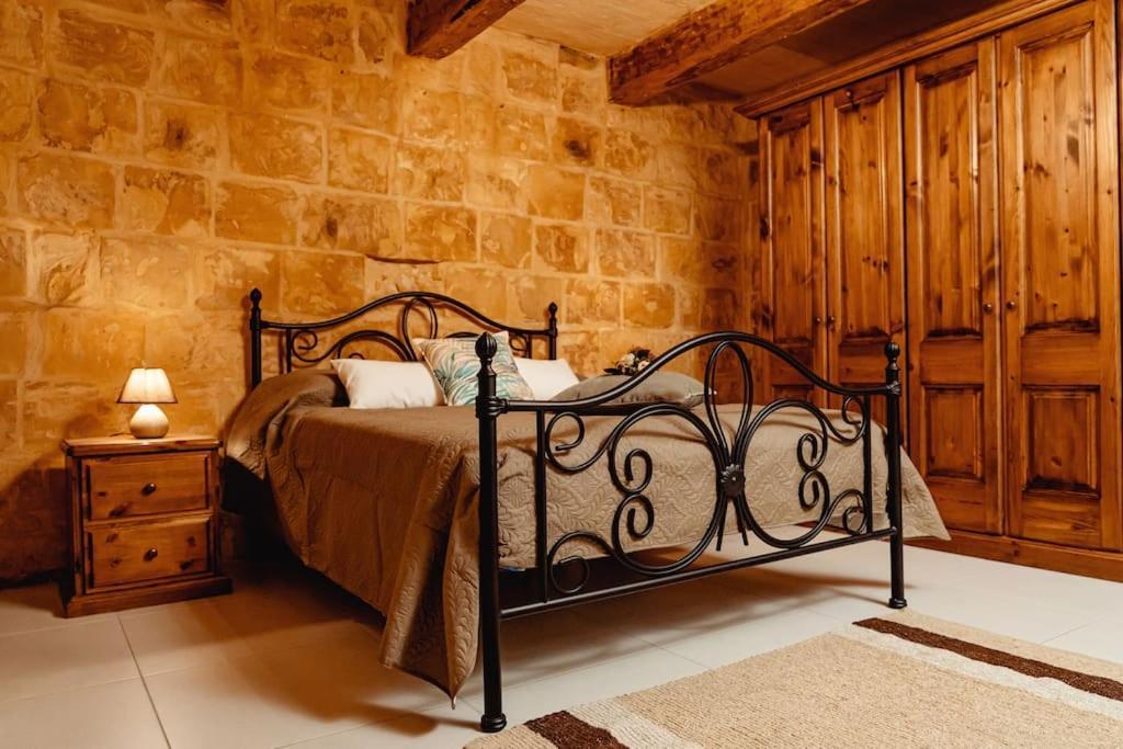 Enchanting 2Bdr Townhouse In Valletta Centre! Dış mekan fotoğraf