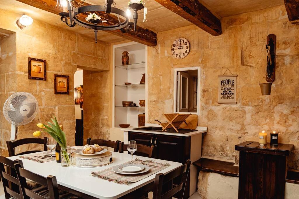 Enchanting 2Bdr Townhouse In Valletta Centre! Dış mekan fotoğraf