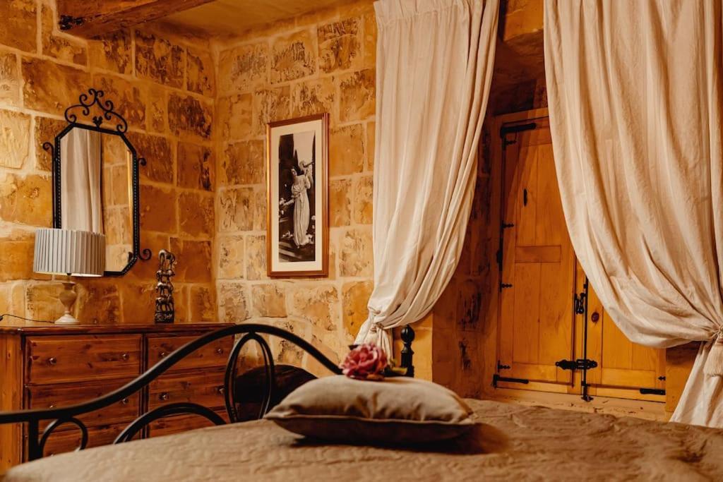 Enchanting 2Bdr Townhouse In Valletta Centre! Dış mekan fotoğraf