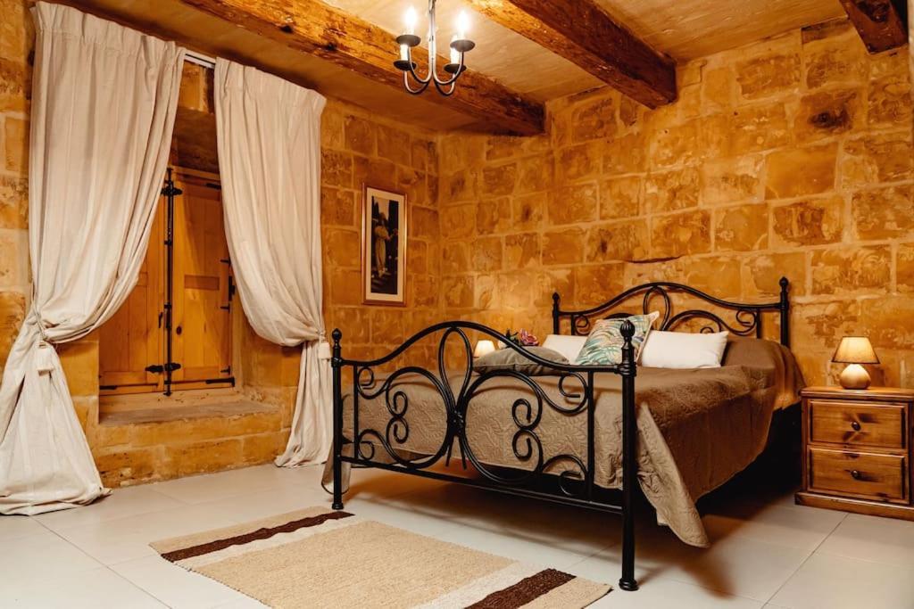 Enchanting 2Bdr Townhouse In Valletta Centre! Dış mekan fotoğraf
